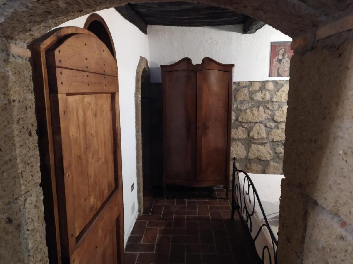 Апартаменты La Chascona Di Farnese Casa Di Tufo Nel Borgo Экстерьер фото