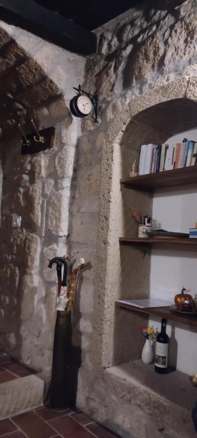 Апартаменты La Chascona Di Farnese Casa Di Tufo Nel Borgo Экстерьер фото