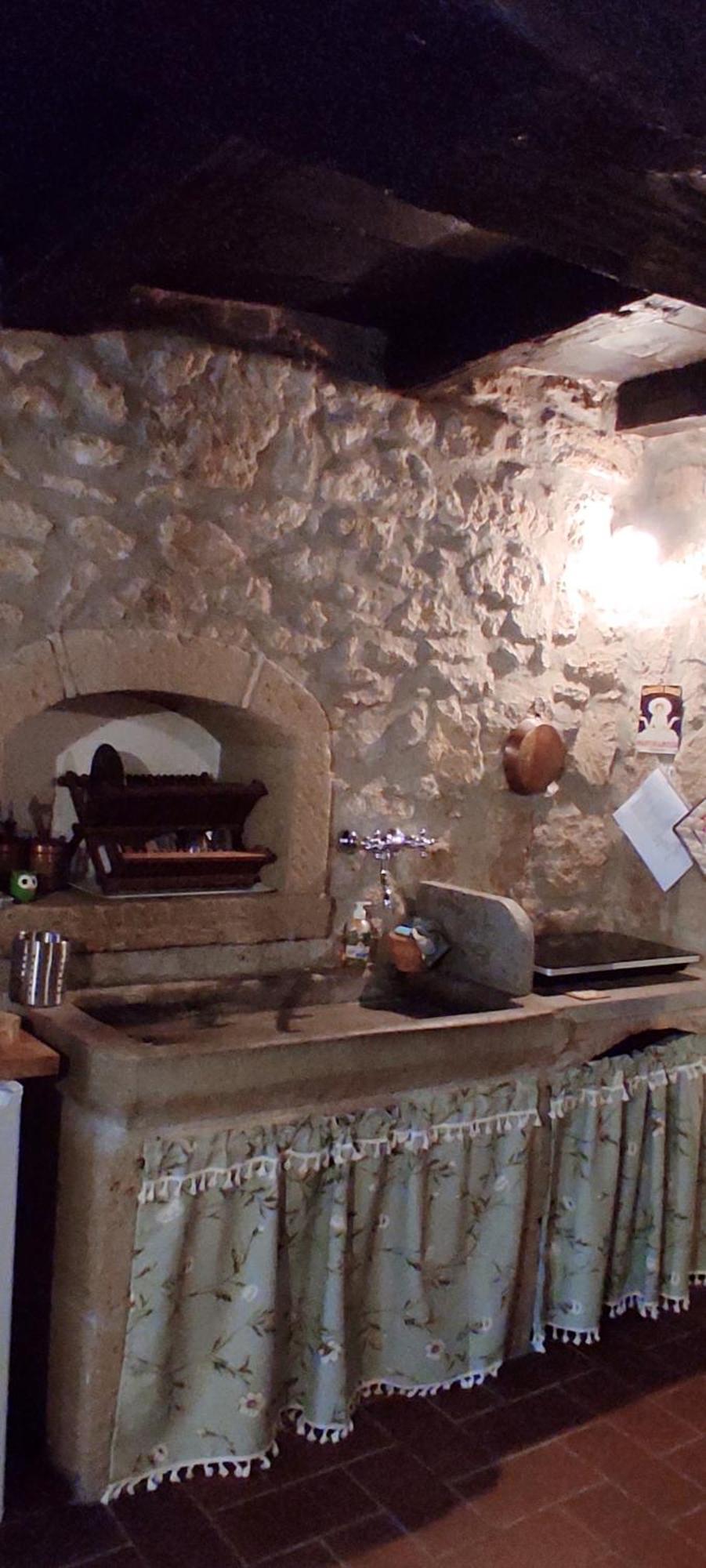 Апартаменты La Chascona Di Farnese Casa Di Tufo Nel Borgo Экстерьер фото